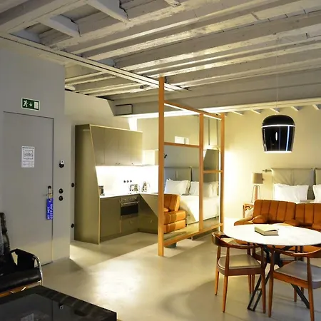 Raw Culture Art & Lofts Bairro Alto 5* Lisbona