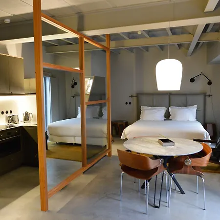 Raw Culture Art & Lofts Bairro Alto ליסבון