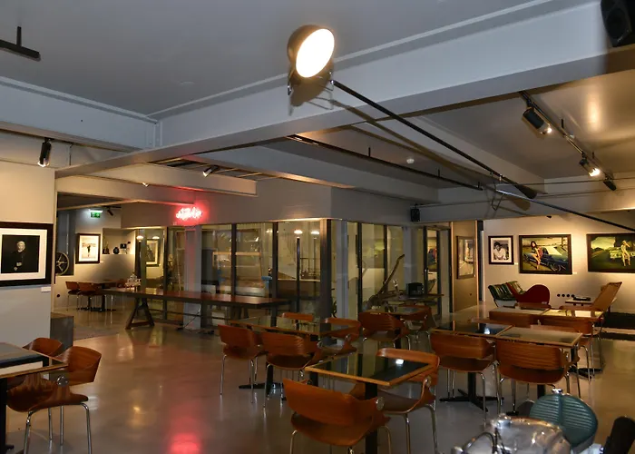 Raw Culture Art & Lofts Bairro Alto 5* Lissabon